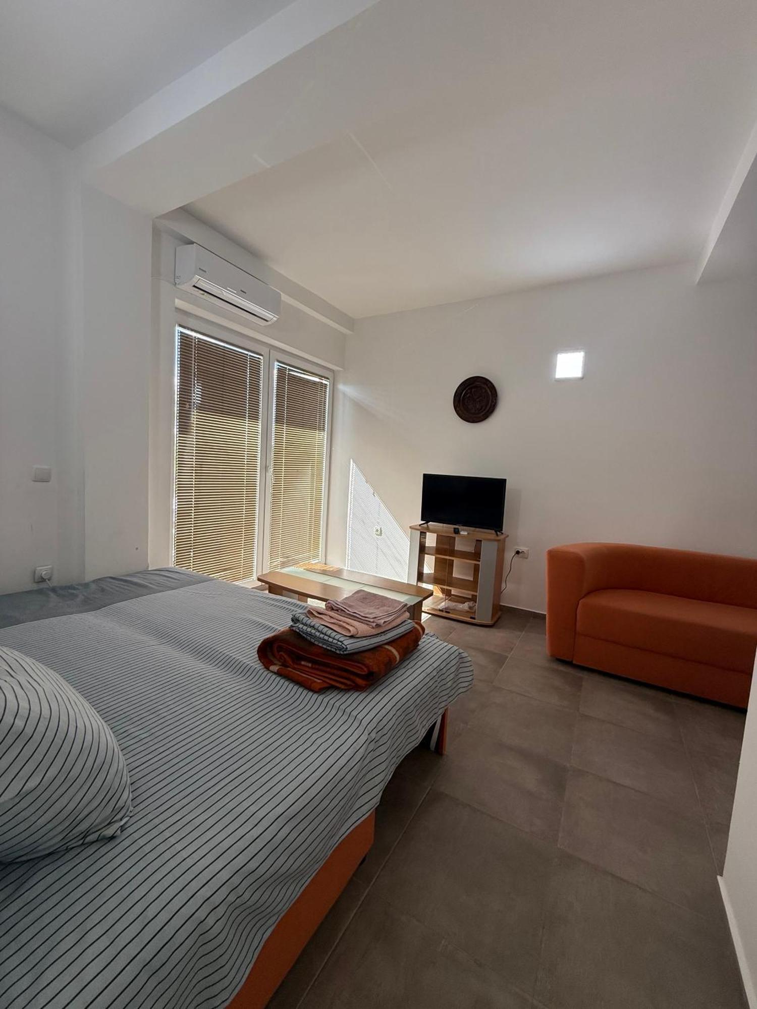 Restaurant & Apartments Lipa Peštani Dış mekan fotoğraf